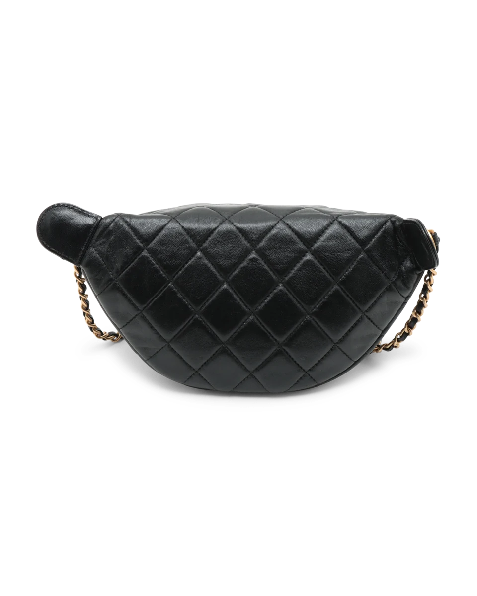 Pre-Owned Chanel Enamel Quilted Waist Bag