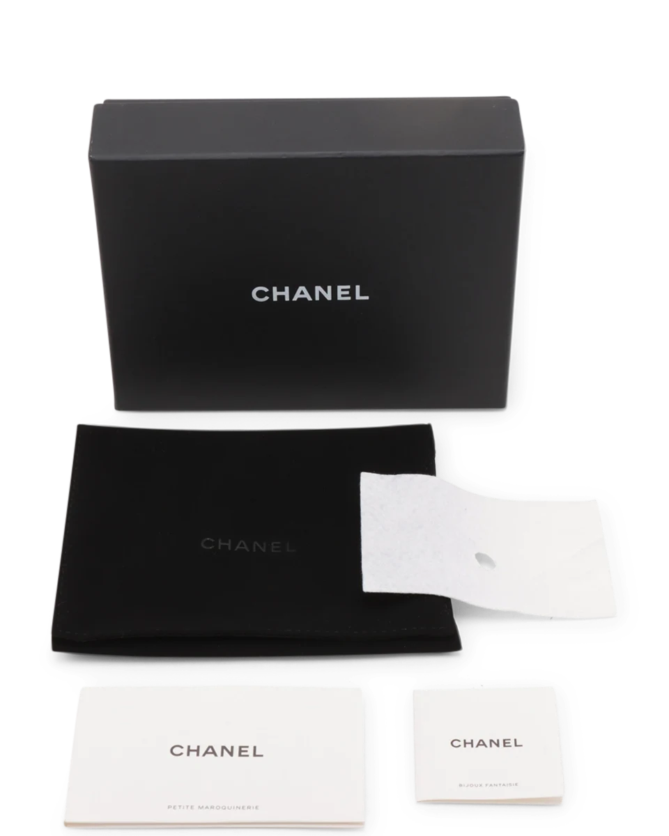 Pre-Owned Chanel Quilted Pearl Crush Clutch With Chain